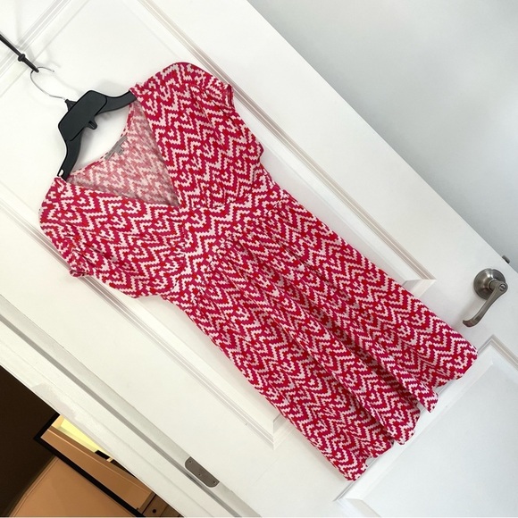 GAP Plunging V-Neck Cap Sleeve Fit and Flare Dress Cheveron - Picture 7 of 10